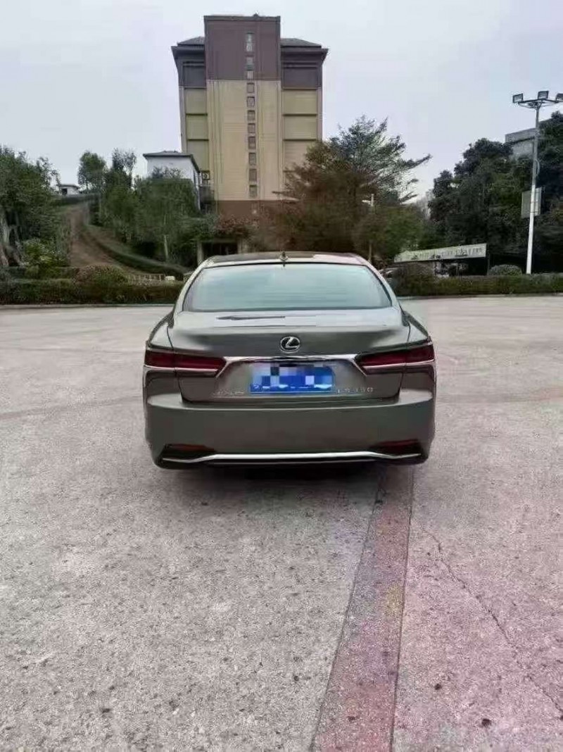 广州18年雷克萨斯LS9