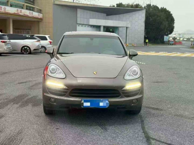 嘉兴13年保时捷卡宴1