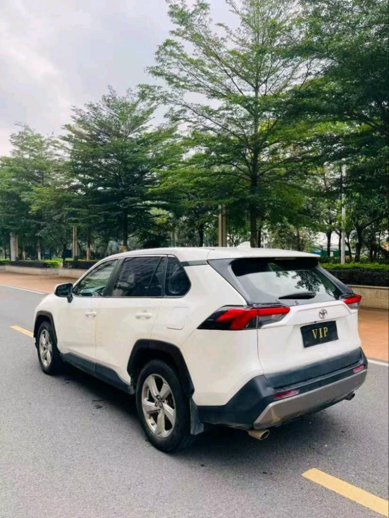 东莞20年丰田RAV49
