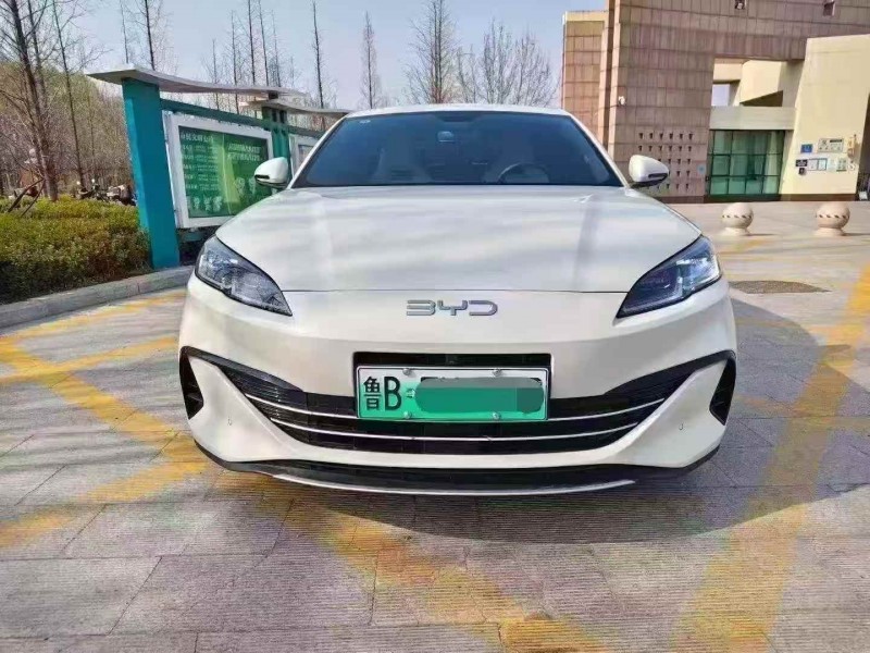 东营24年比亚迪海豹1
