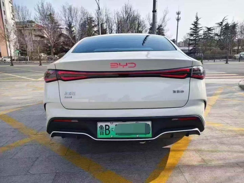 东营24年比亚迪海豹9