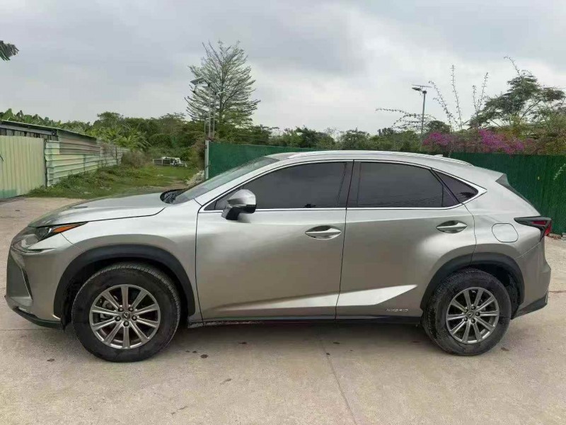佛山20年雷克萨斯NX5