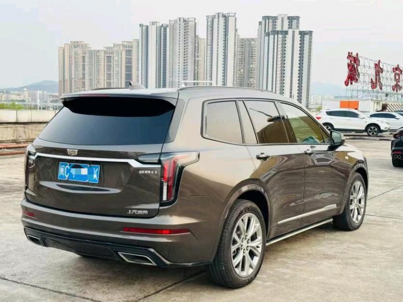 东莞20年凯迪拉克XT58