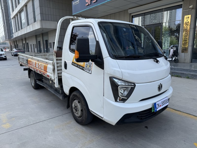 济宁24年飞碟箱货货车2