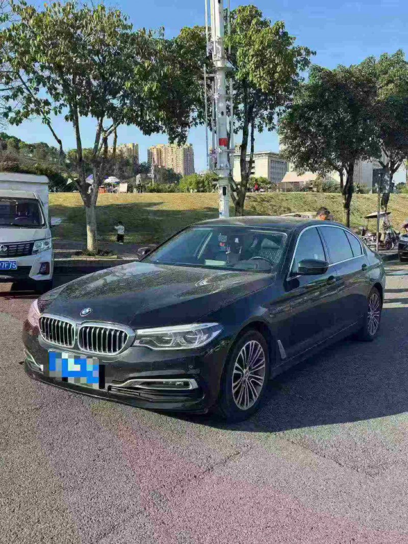 重庆19年宝马5系3