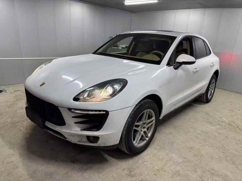 张家界15年保时捷Macan2