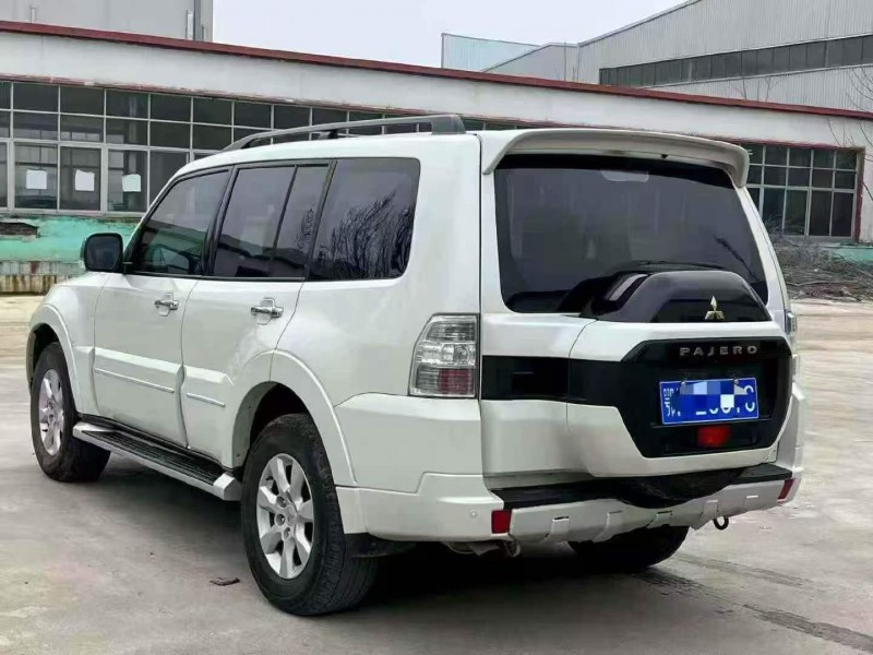 东营20年三菱帕杰罗7