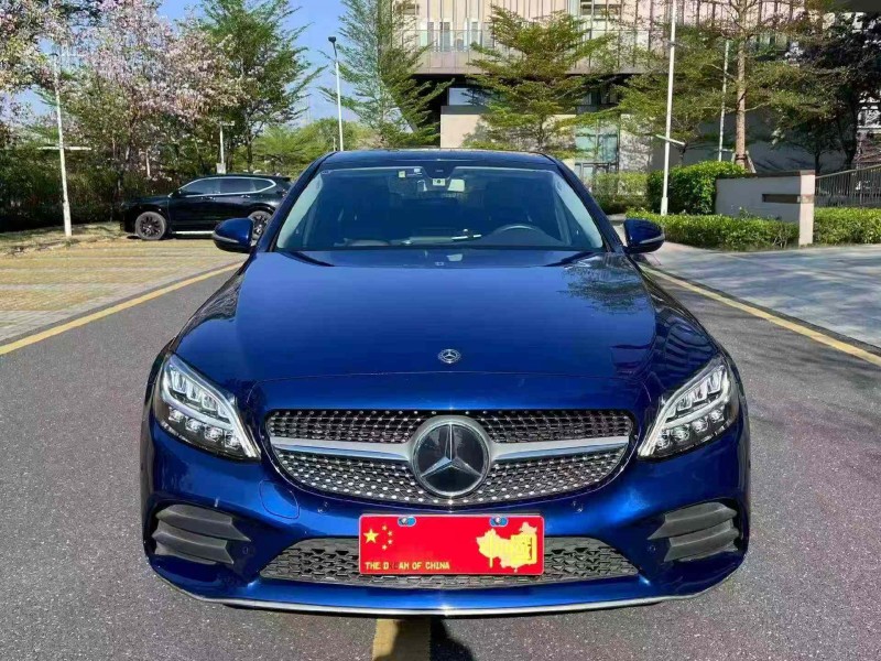 广州19年奔驰GLC1