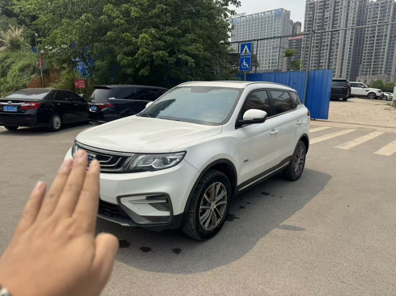 南宁19年吉利博越2