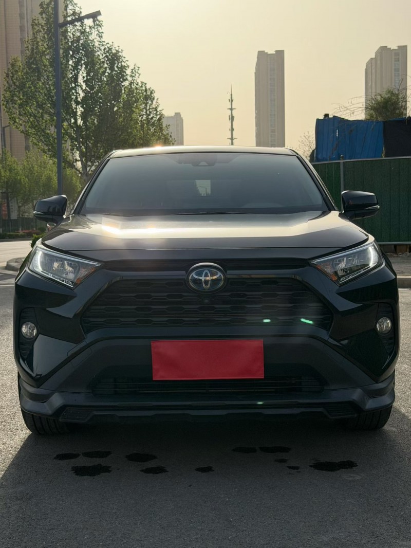 郑州21年丰田RAV4荣放1