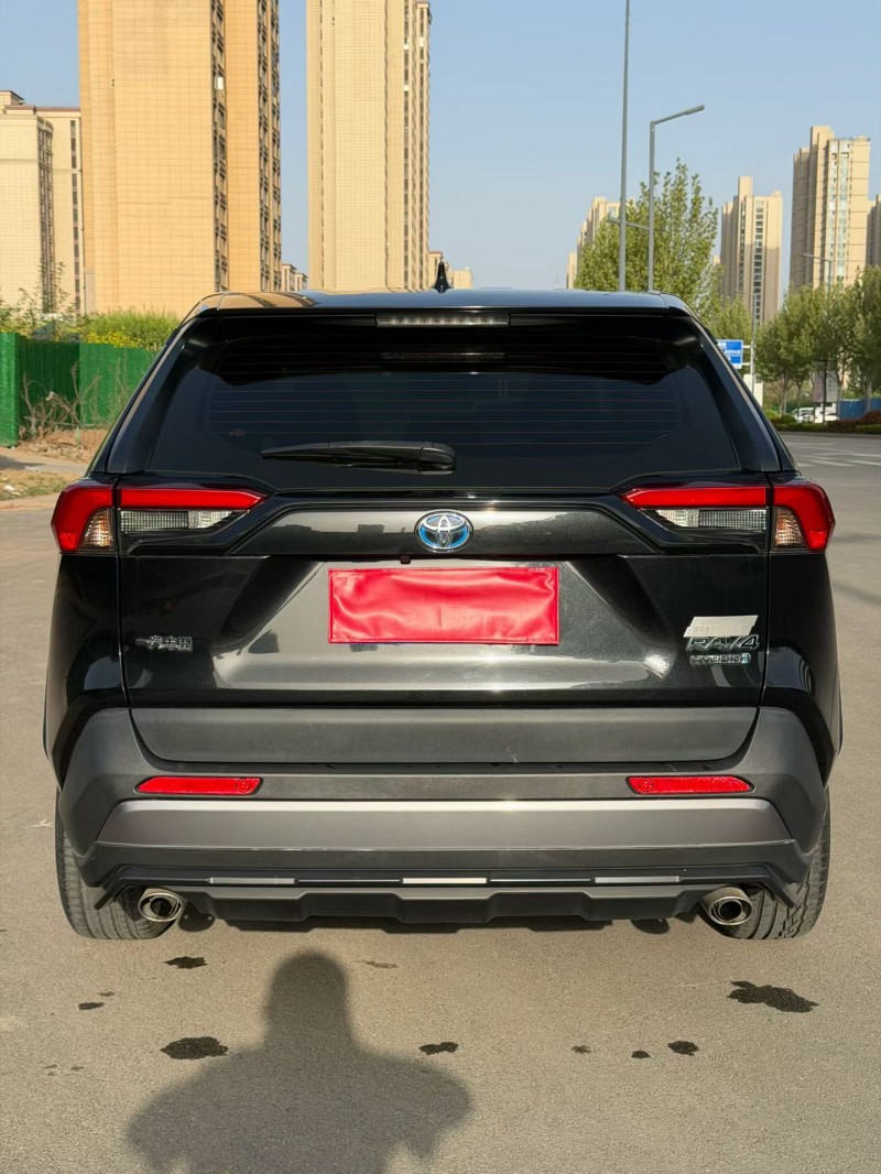郑州21年丰田RAV4荣放4