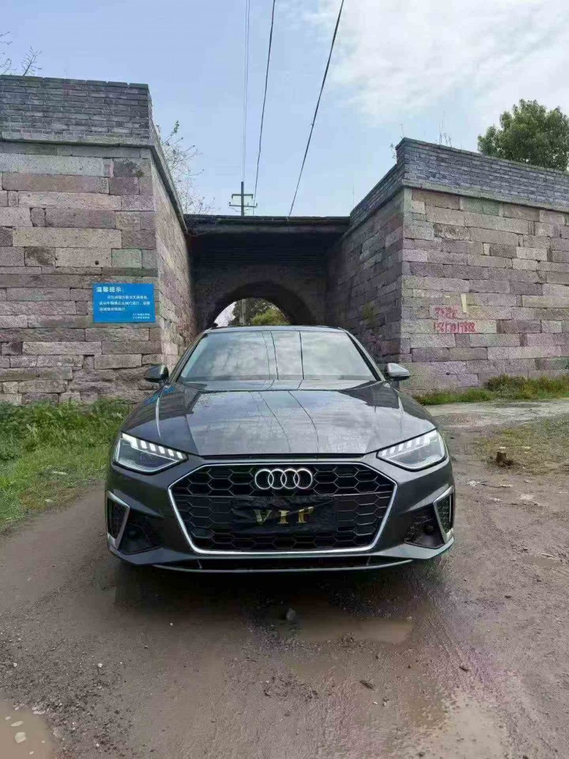 嘉兴22年奥迪A4L1