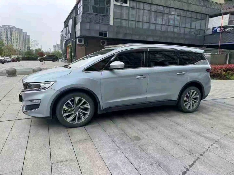 吉安19年吉利嘉际2