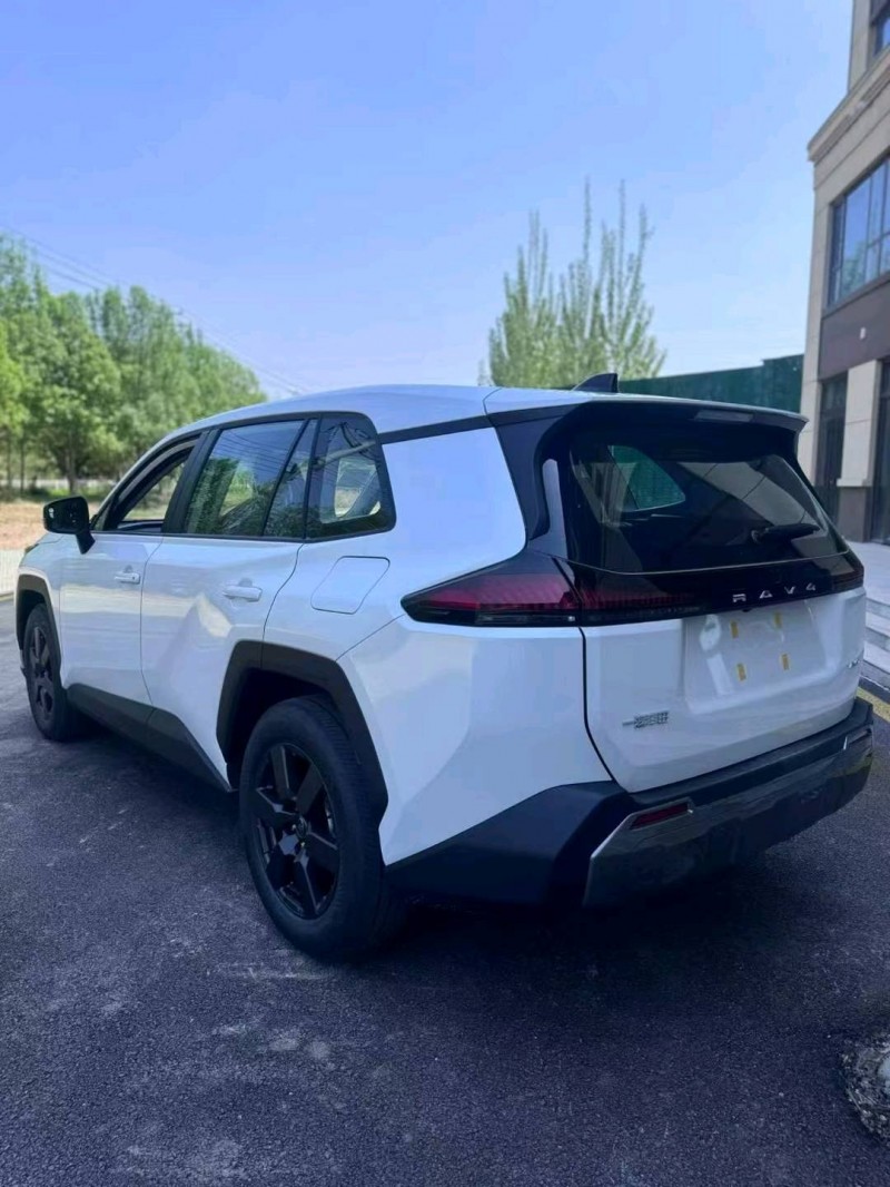 聊城26年丰田RAV4荣放4
