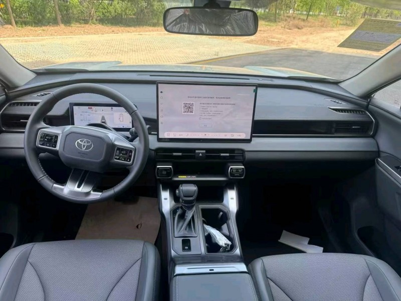 聊城26年丰田RAV4荣放7