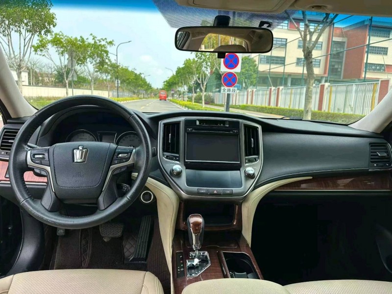 福州16年丰田皇冠9