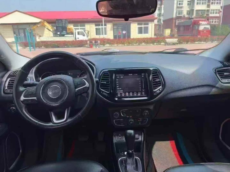 济宁19年Jeep指南者4