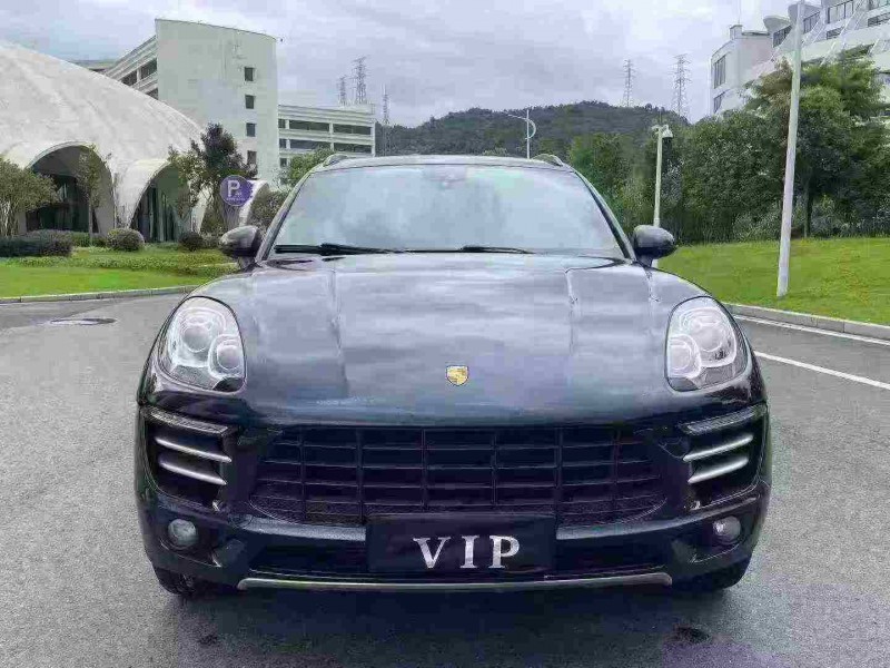绍兴17年保时捷Macan1
