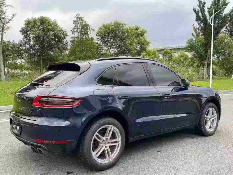 绍兴17年保时捷Macan8