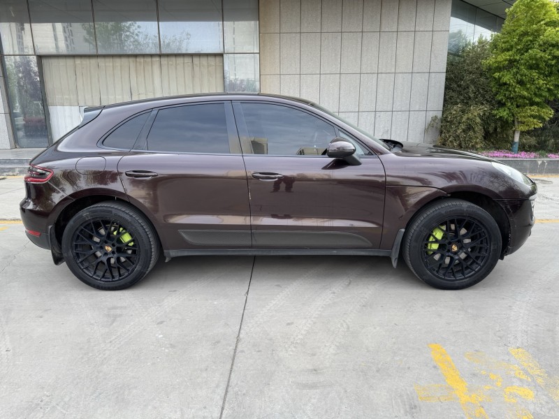 济宁15年保时捷Macan3