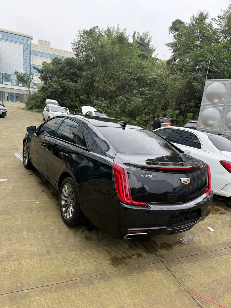 乐山18年凯迪拉克XTS5