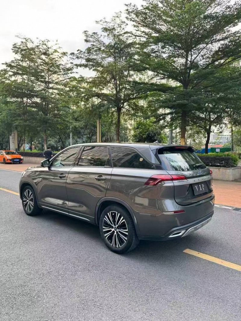 东莞20年长安汽车欧尚7