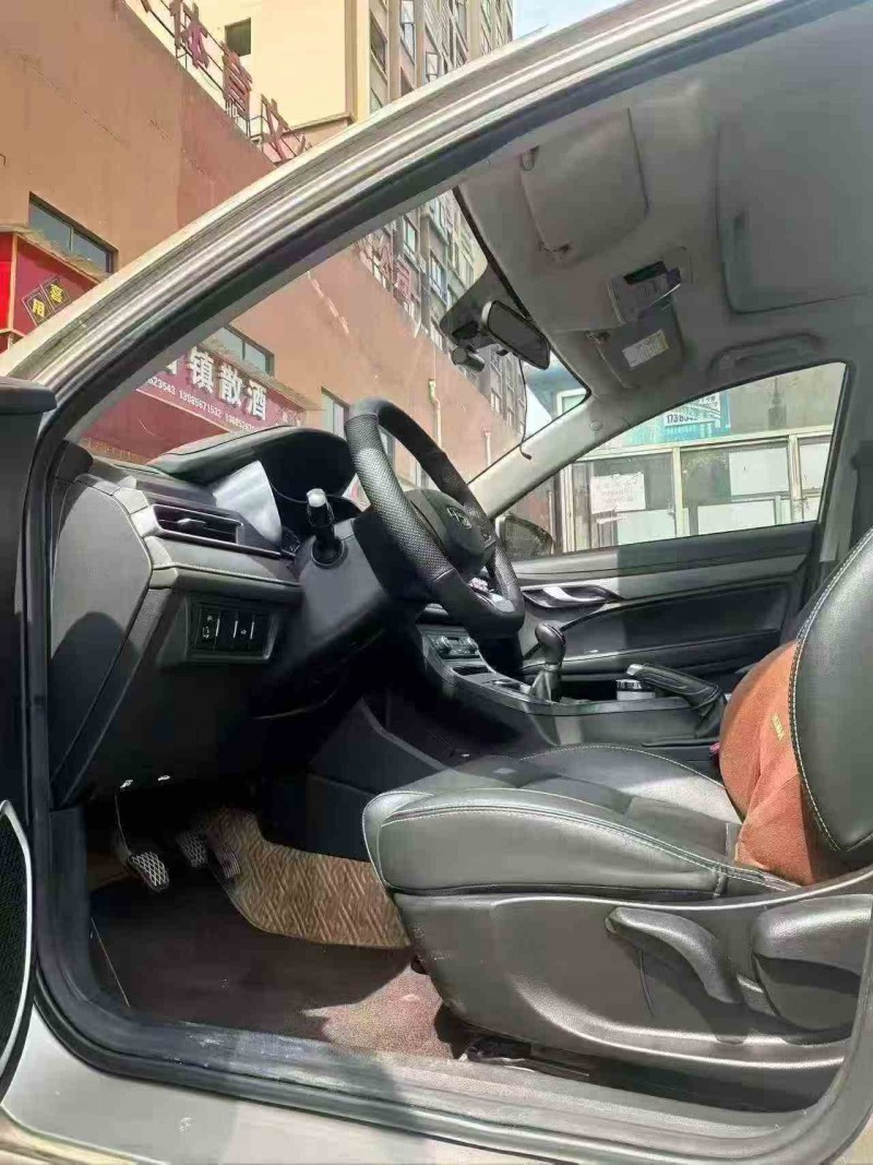 遵义21年吉利帝豪4