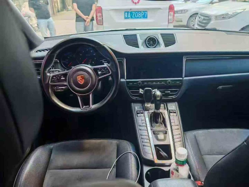 安顺19年保时捷Macan4