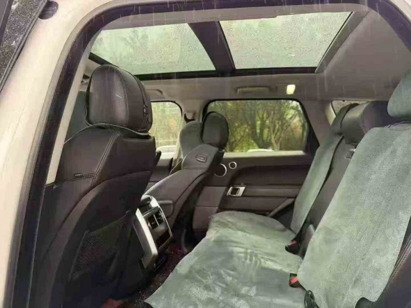 重庆17年路虎揽胜运动7