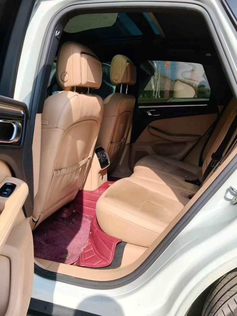 济宁17年保时捷Macan4