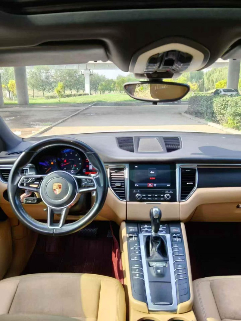 济宁17年保时捷Macan5