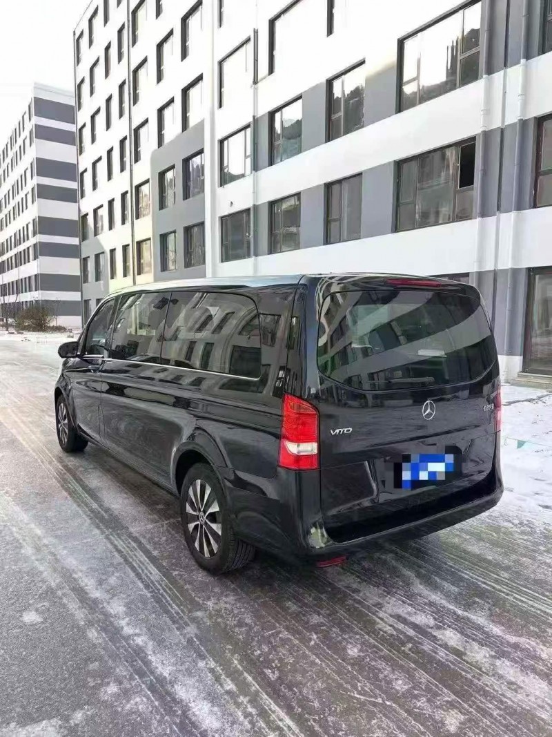 东营22年奔驰威霆8