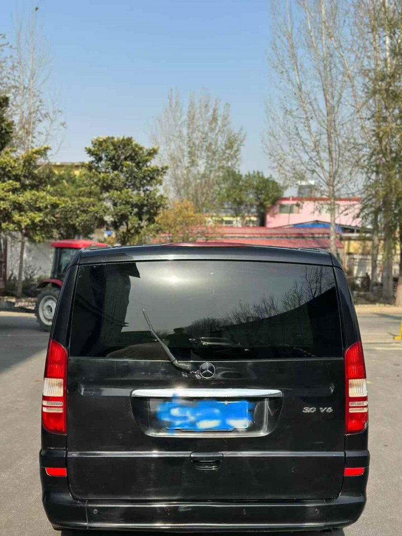 烟台17年奔驰唯雅诺9