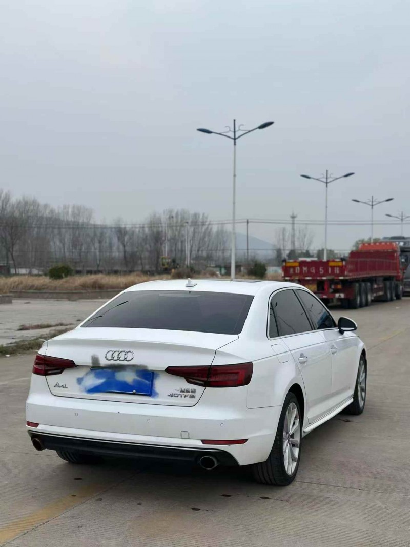 泰安18年奥迪A4L8