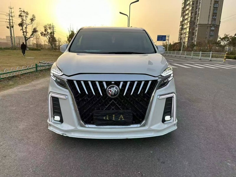 苏州22年别克GL81