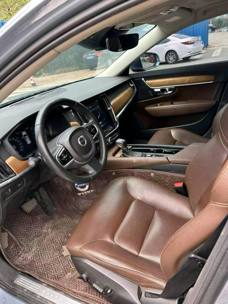 南宁19年沃尔沃S904