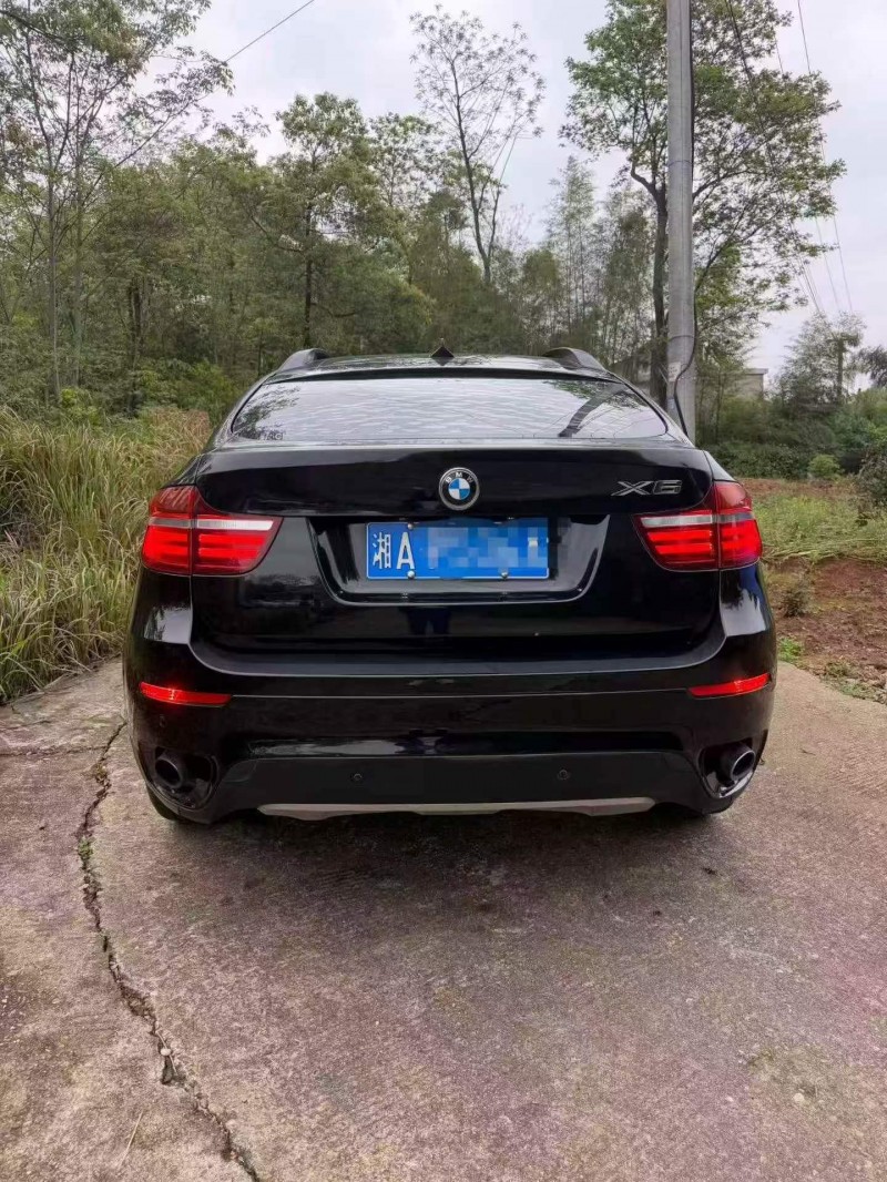 常德16年宝马X68