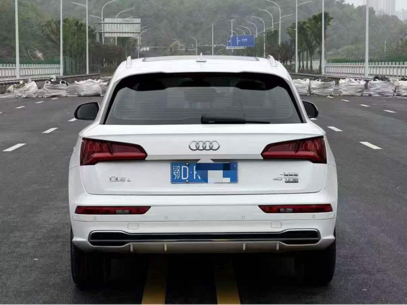 宜昌19年奥迪Q57