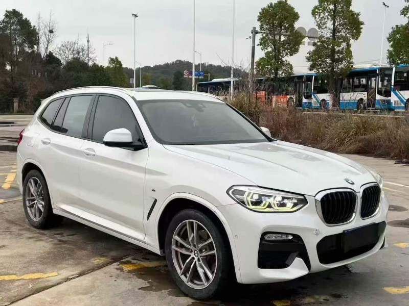 常德18年宝马X33