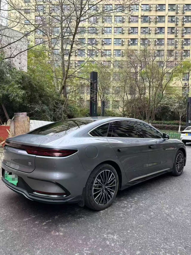 成都24年比亚迪汉9