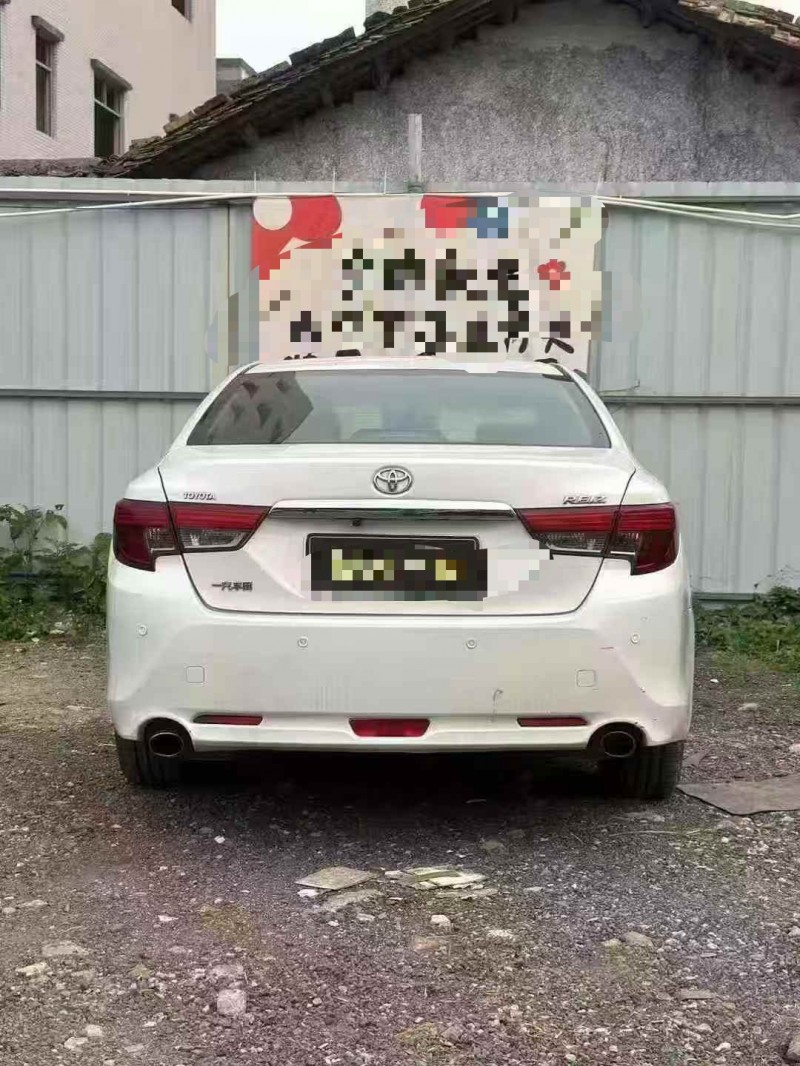 广州15年丰田锐志9