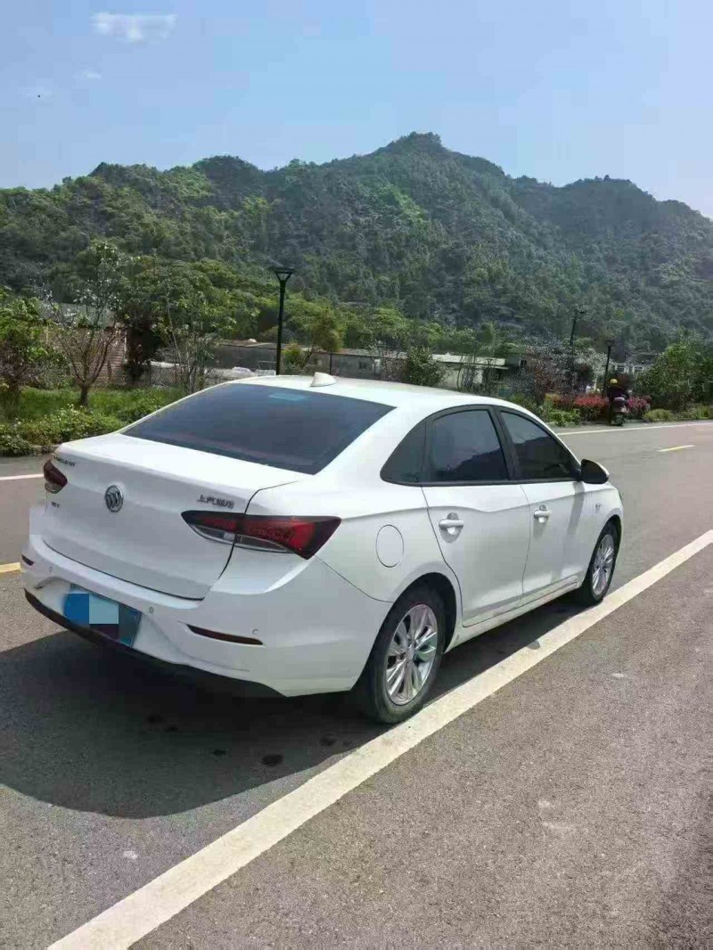 嘉兴20年别克威朗8