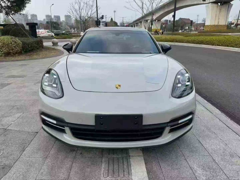 湖州19年保时捷帕拉梅拉1