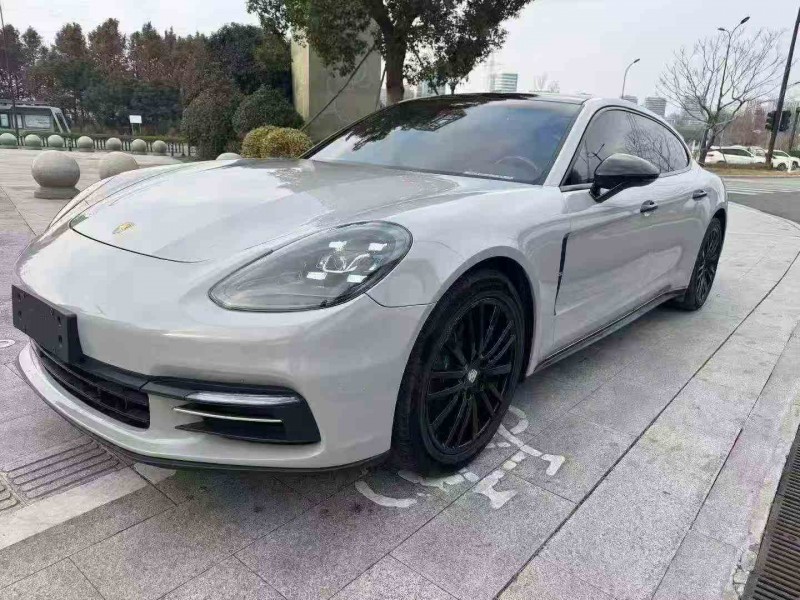 湖州19年保时捷帕拉梅拉2