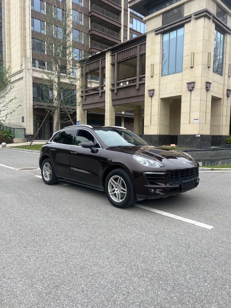 南阳17年保时捷Macan2