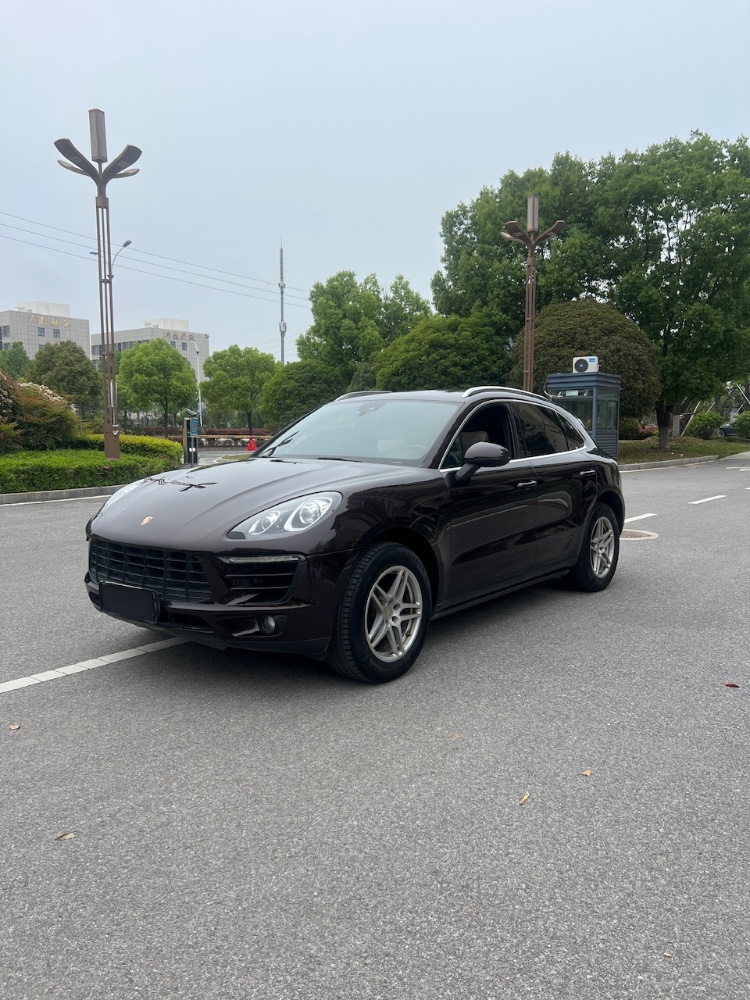 南阳17年保时捷Macan3