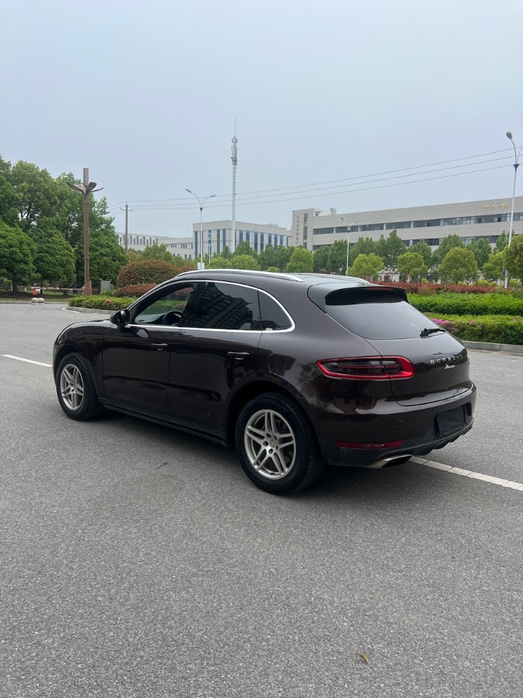 南阳17年保时捷Macan7