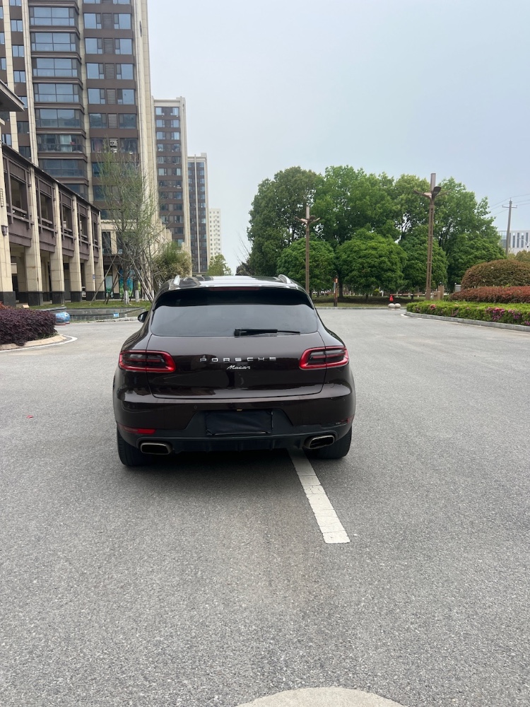 南阳17年保时捷Macan8