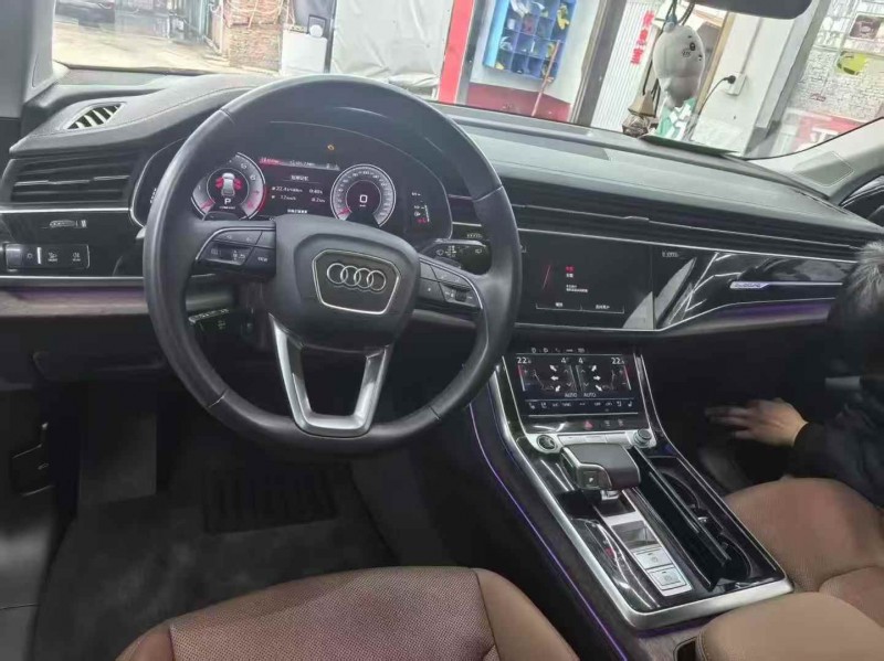 东营23年奥迪Q74