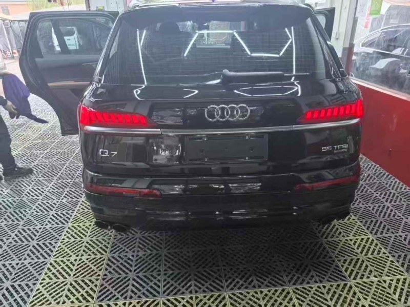 东营23年奥迪Q78